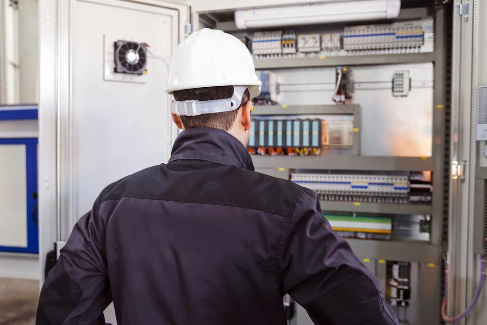 Tecnico Protec Ambiente durante attività di assistenza su sistema SME